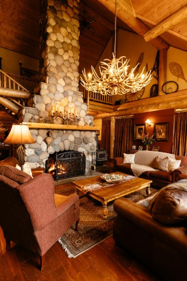 Great room below the Siwash Lake Ranch House Suite